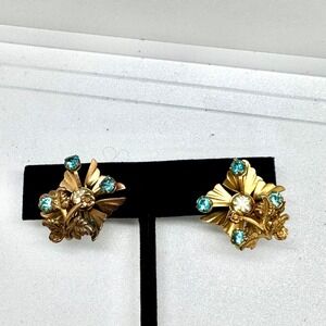 Vintage 1940s Floral‎ Screwback Earrings Gold Tone Aqua Rhinestone Bouquet